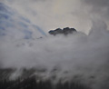 Gebirge im Nebel